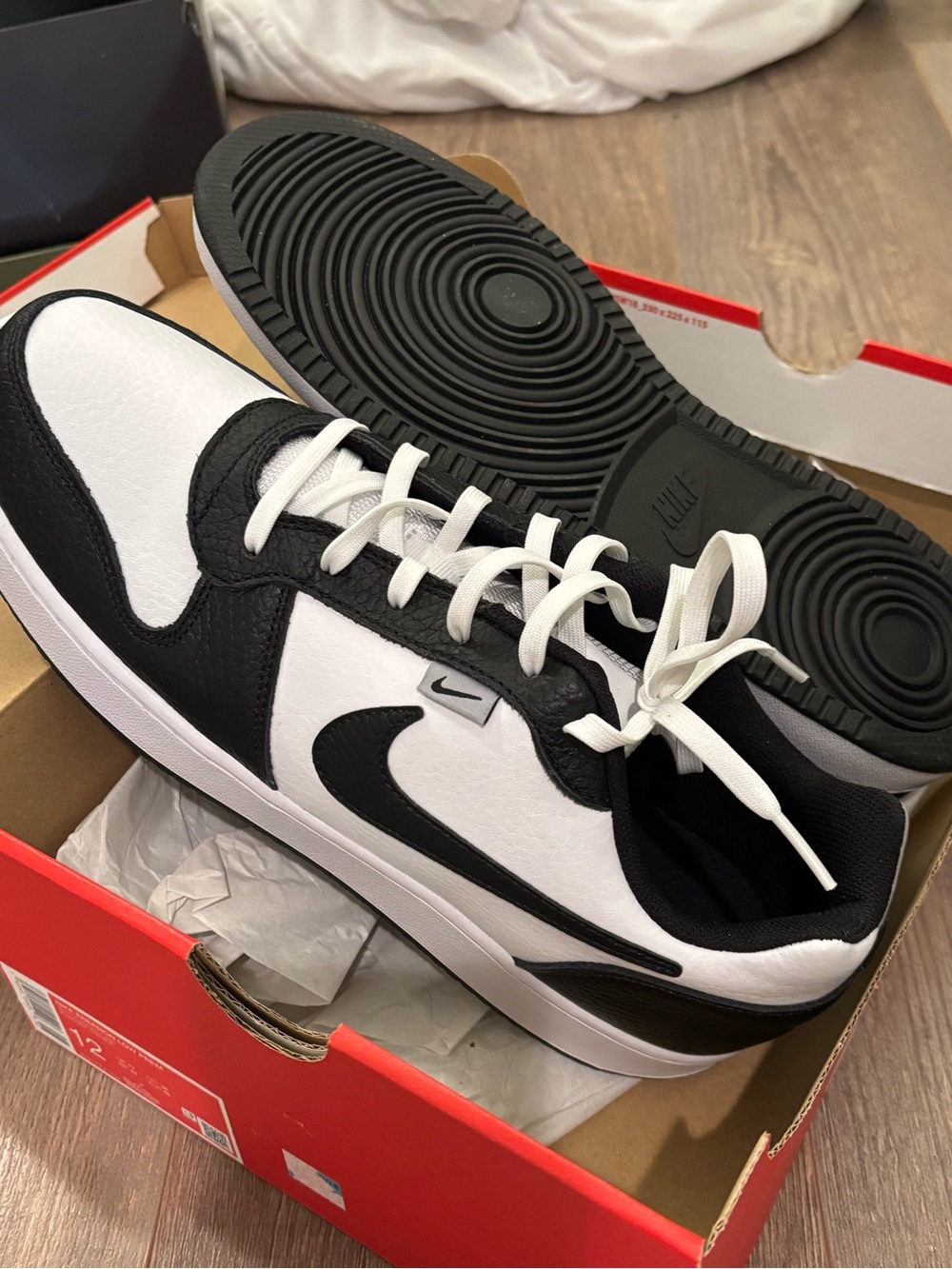 Nike Men’s Black & White Low-Profile Athletic Sneakers
